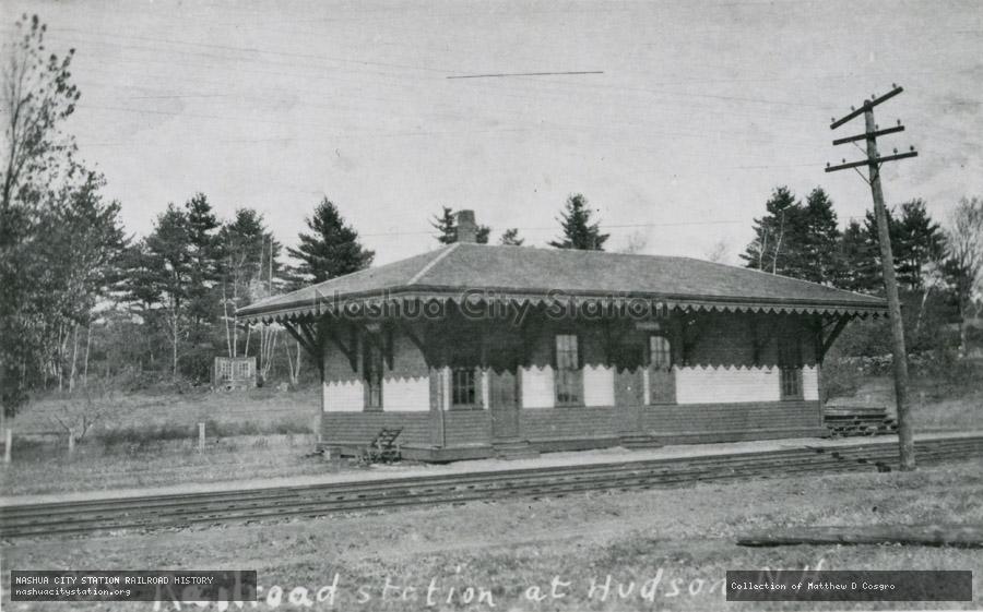 Postcard: Railroad Station at Hudson, N.H.